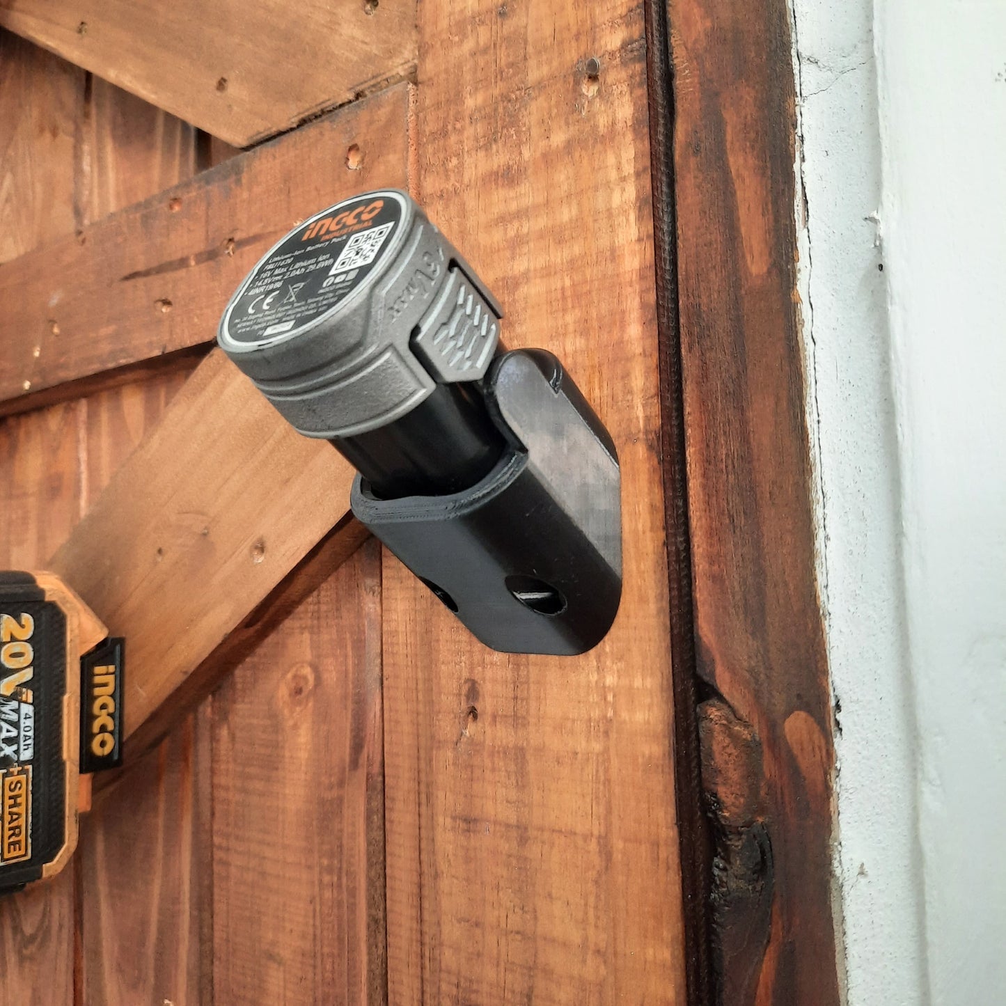 INGCO 16 Battery bracket in use angle 2