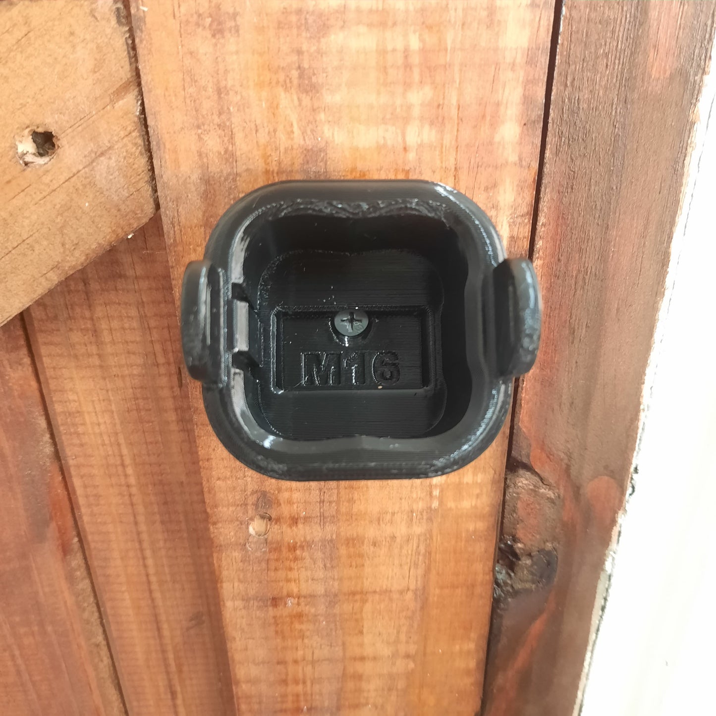 INGCO 16v Battery bracket mounted angle 1