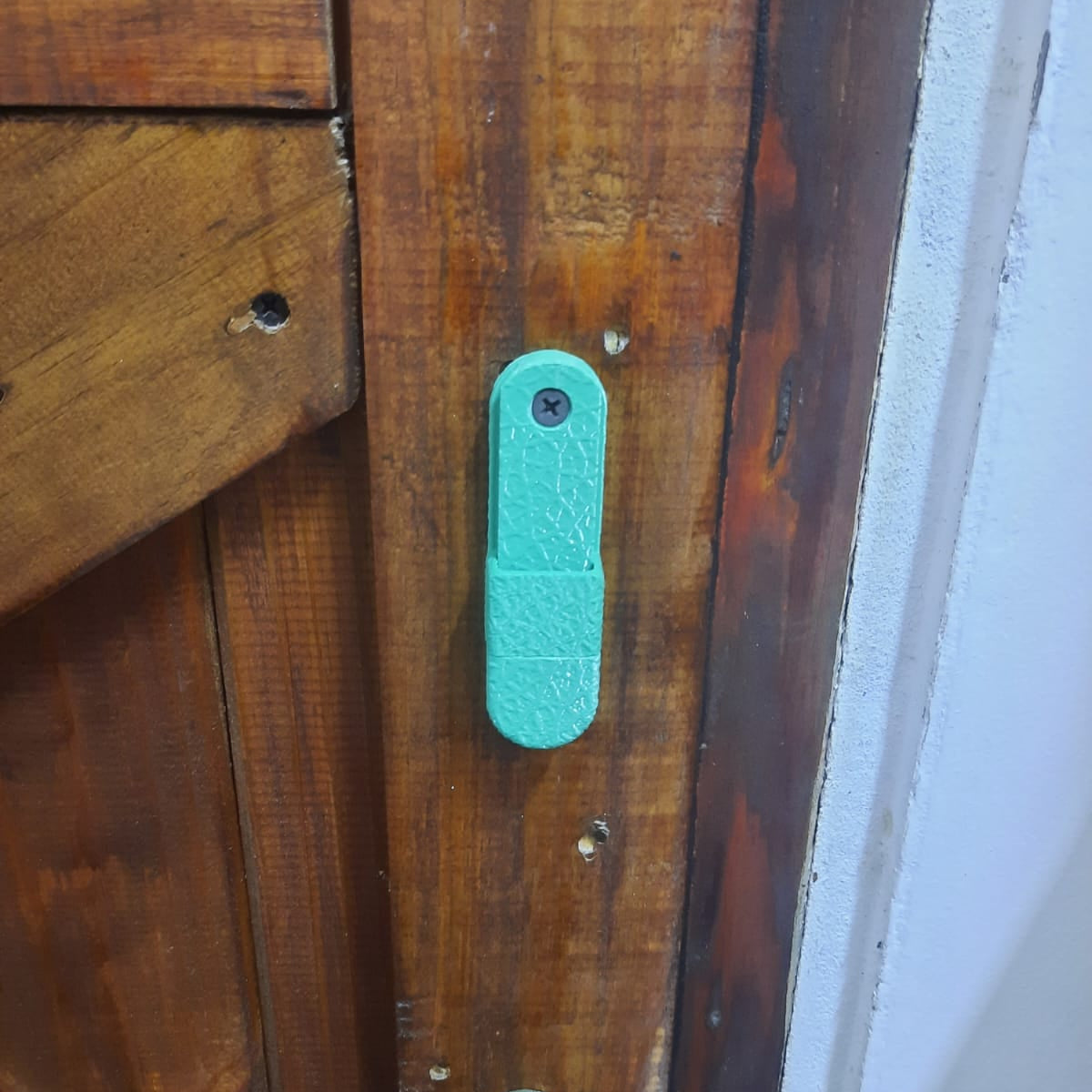 Mint green fishing reel mount