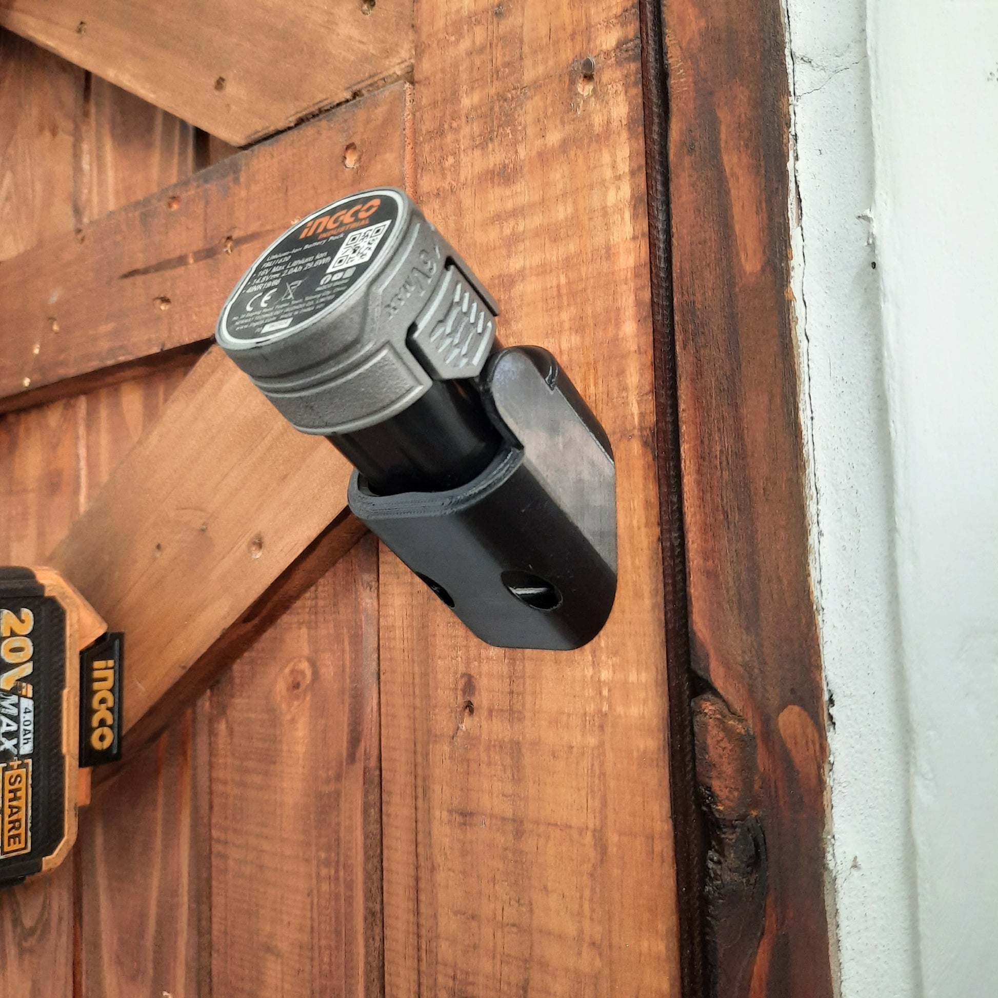 INGCO 16 Battery bracket in use angle 2